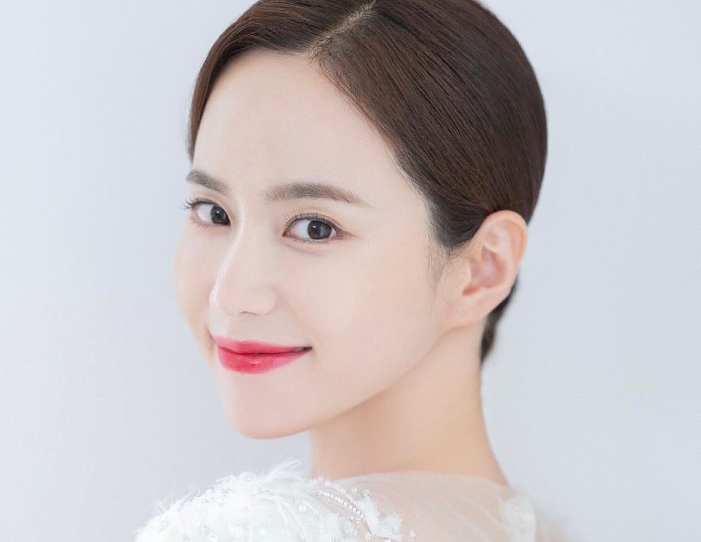 K-Beauty Hair & Makeup Makeover in CARADI Dosan, Seoul