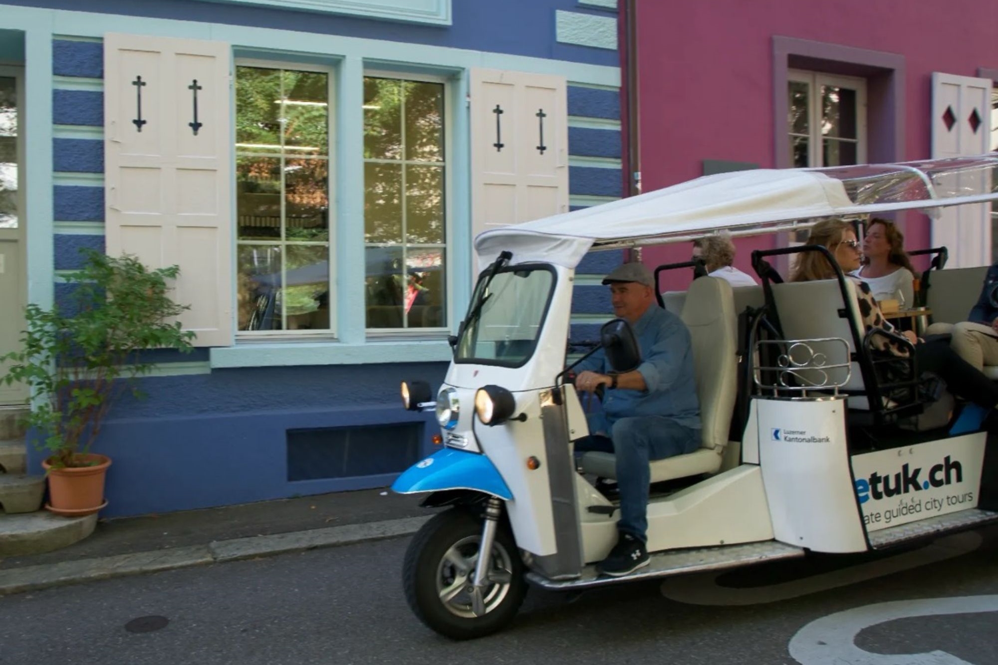 盧塞恩 (Lucerne) 三輪摩托車城市之旅