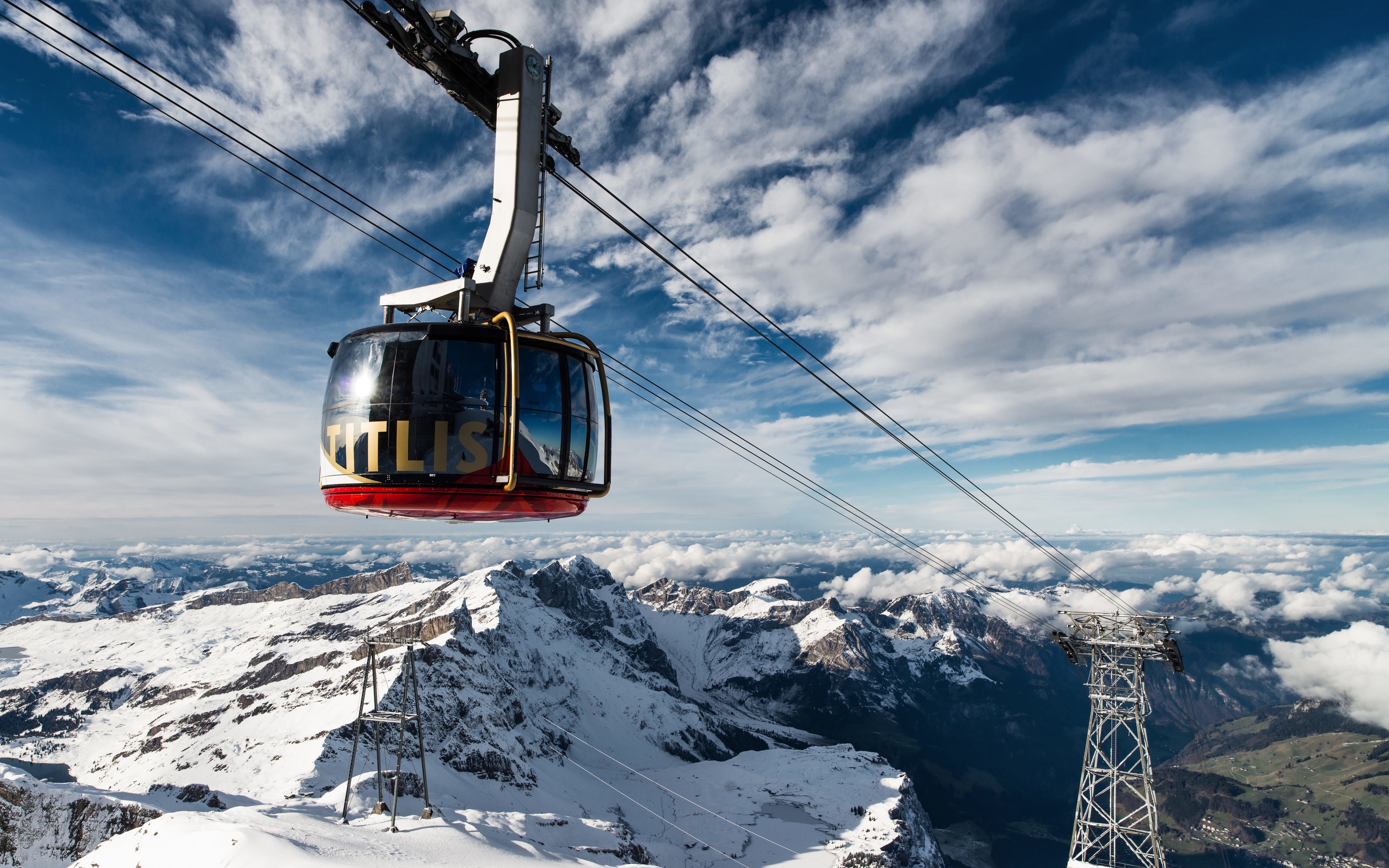 Titlis Guided Tour with Rotair - World's First Revolving Cable Car