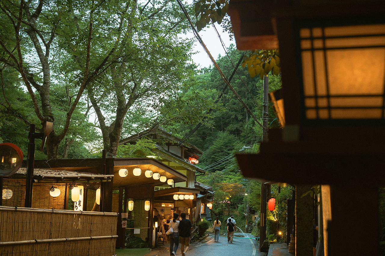 京都一日遊|貴船神社&嵐山竹林小徑&三千院｜漫步京都｜4人成團（大阪/京都出發）