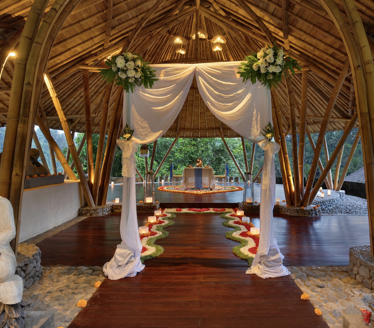 烏布Amateras餐廳下午茶和用餐體驗 (Afternoon Tea And Dining Experience at Amateras Restaurant Ubud)