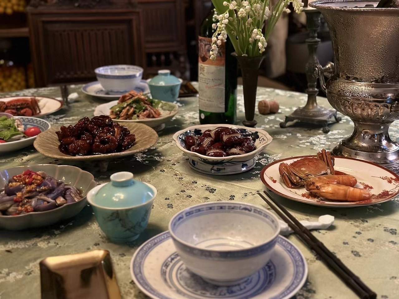 來熱愛古董的花藝師家嚐嚐地道的私房湘菜-上海-Eatwith