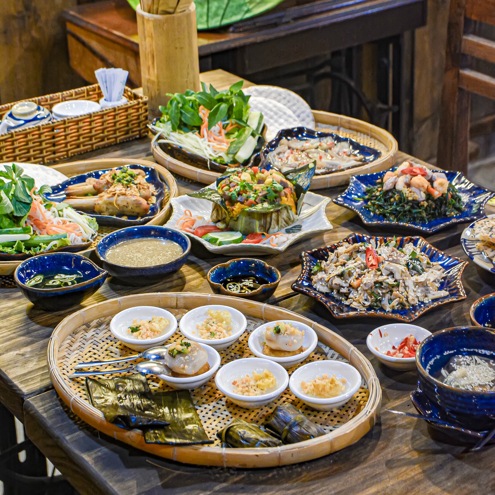 Saigon Food Tour With Nostalgic Scents & Modern Flavour