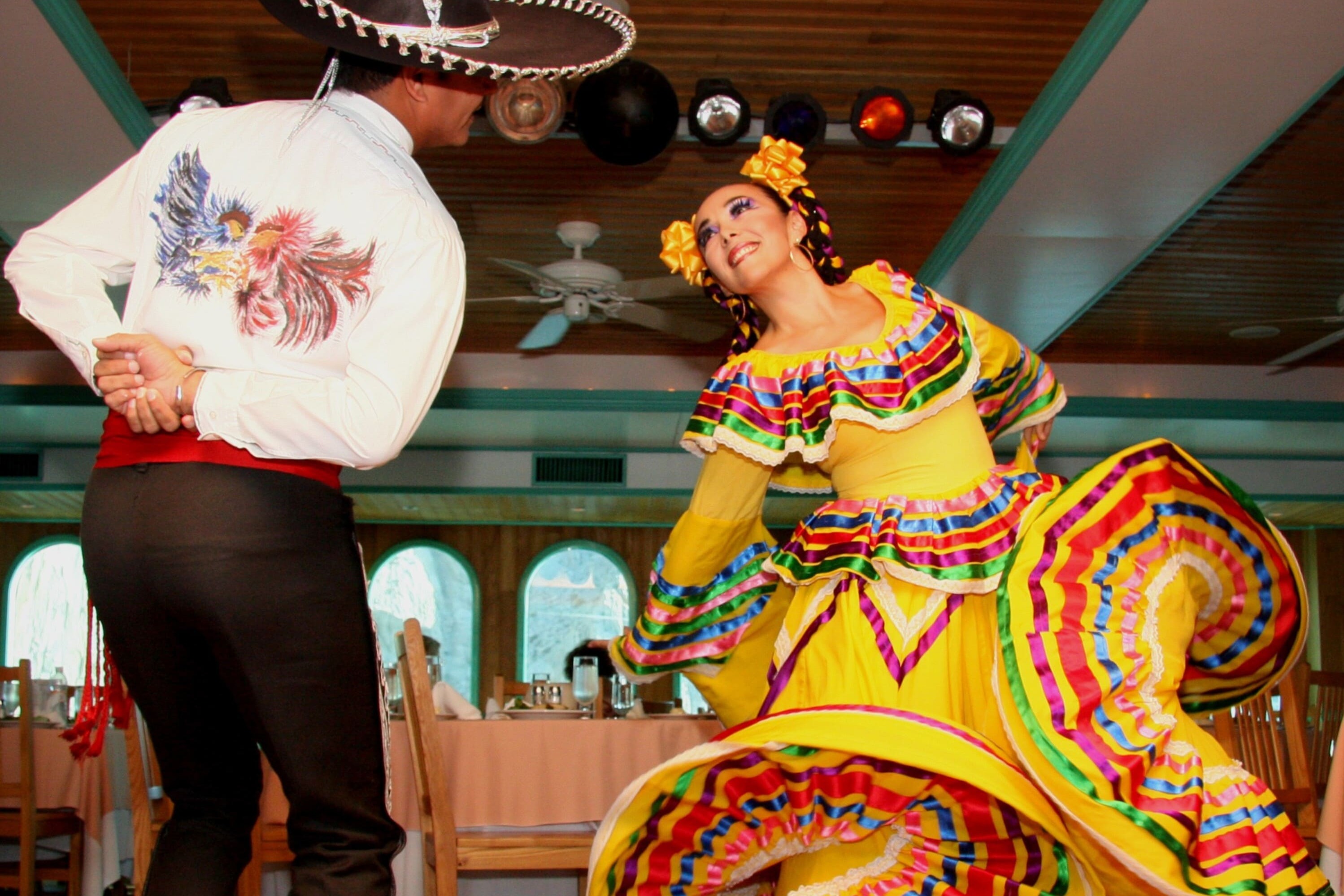 Sunset Dinner Cruise in Los Cabos