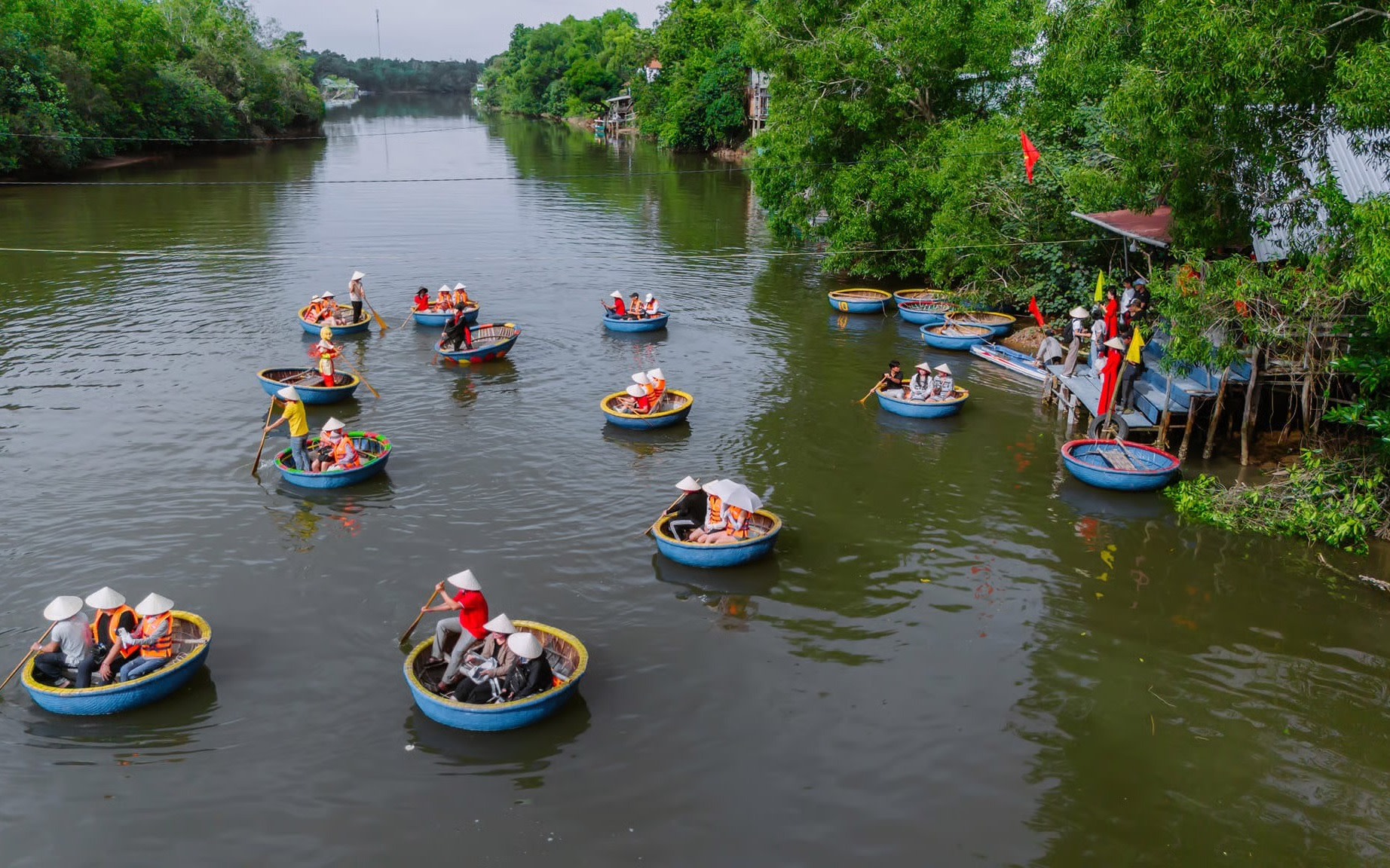 Vietnamese Cooking Class & Bamboo Basket Boat Experience