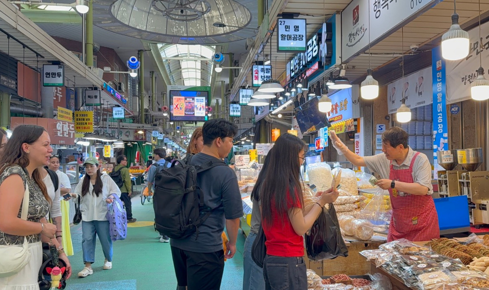 Seoul Mangwon Market & Han River Local Food Tour