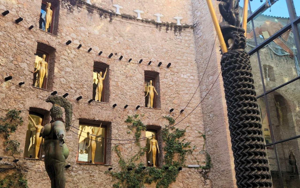 Girona, Figueres, and Cadaques Tour from Barcelona