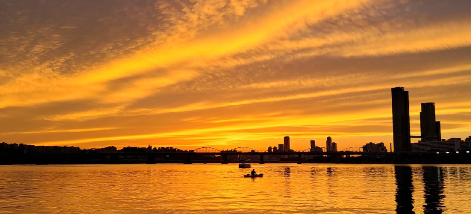 [Seoul Banpo] Golden Blue Marina Kayak/ Sunset Kayak experience