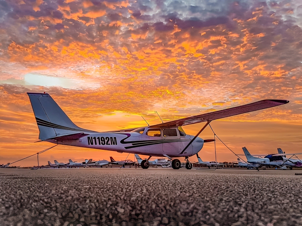 Miami: Private Sunset Airplane Tour with Champagne