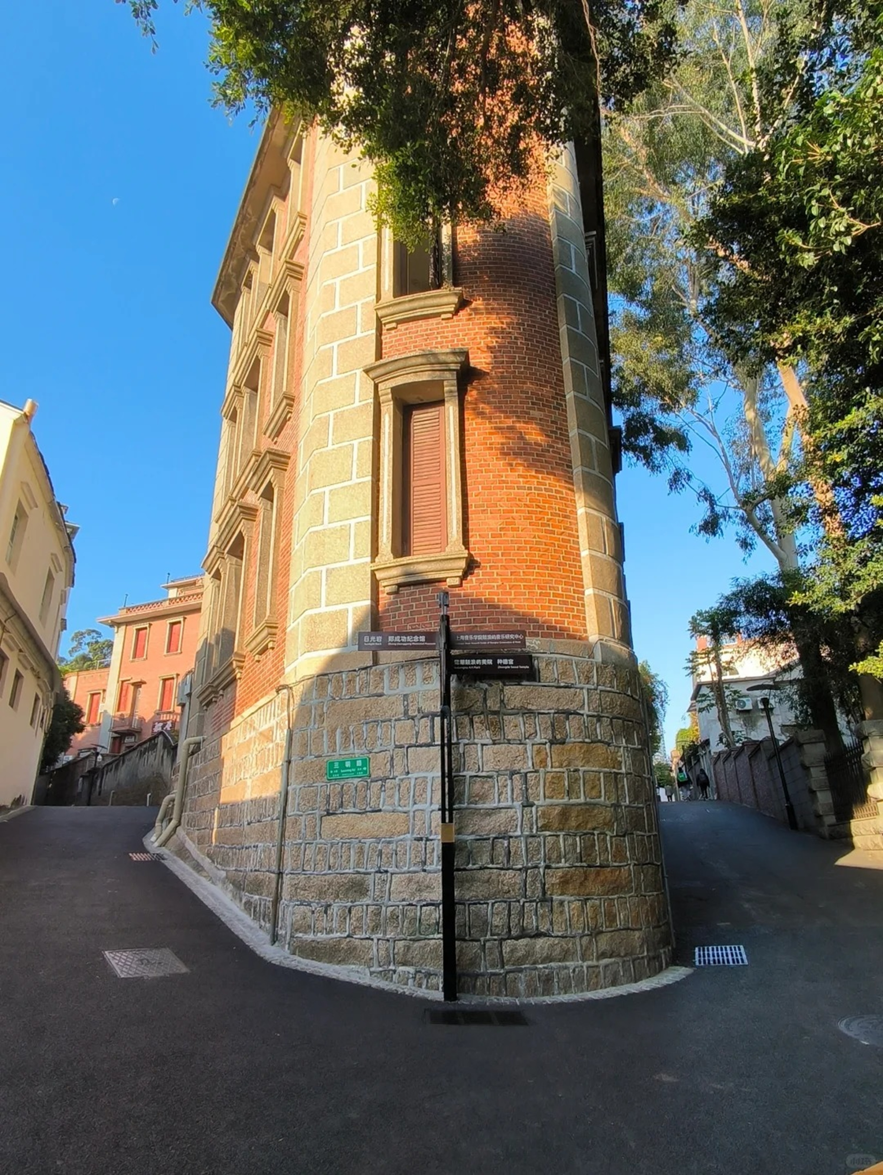 福建泉州&鼓浪嶼5日遊（廈門往返+可選4鑽/5鑽酒店+逛足鼓浪嶼+打卡《千與千尋》&《黑神話悟空》+探秘千年古剎+贈送女士簪花）