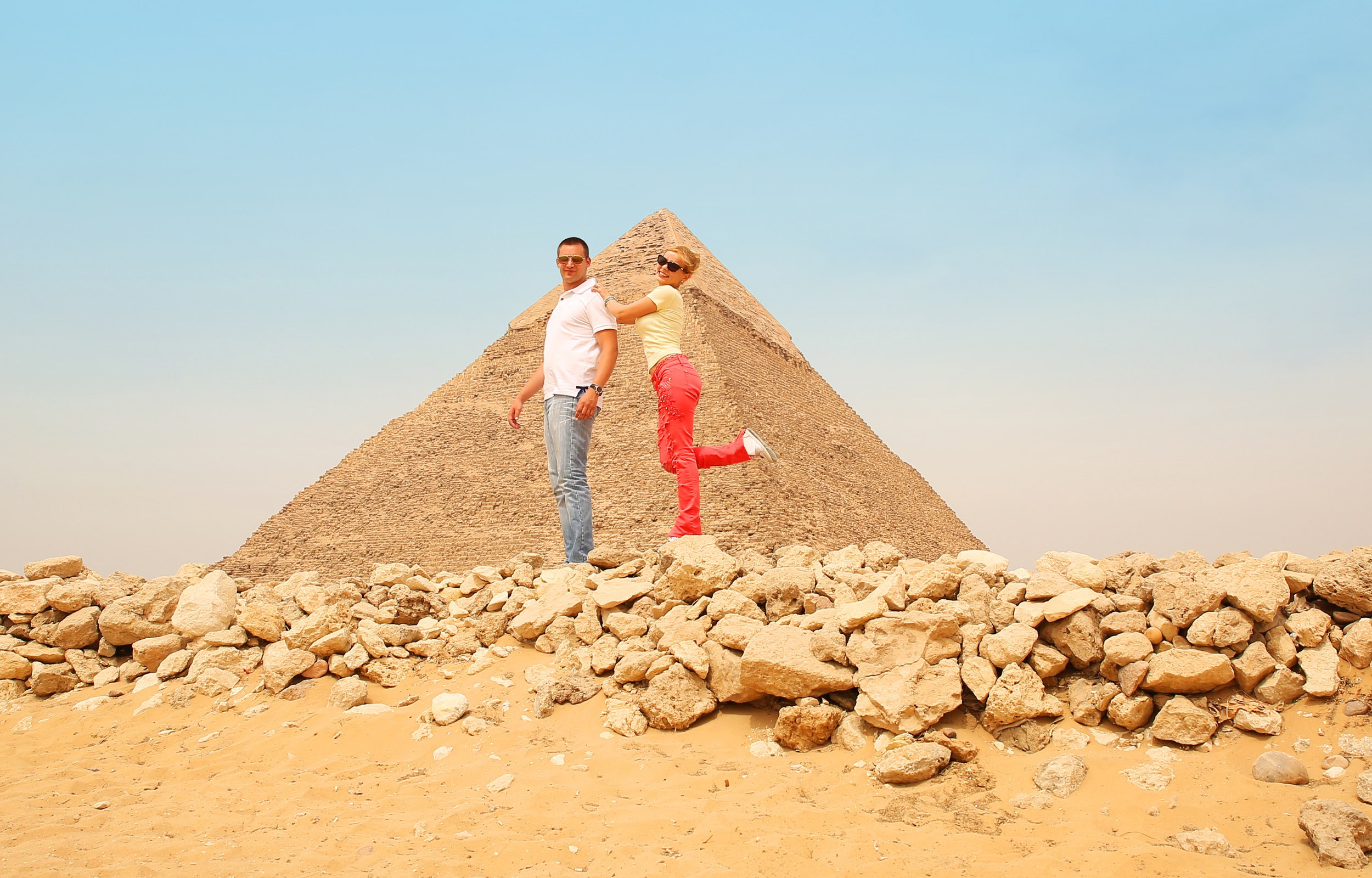 Giza Pyramids and Egyptian Museum in One Day