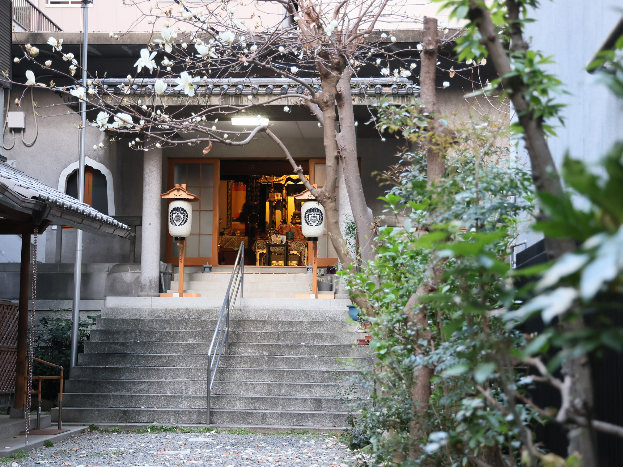 大阪：寺院芳香按摩、頭皮護理和臉部護理（180分鐘）