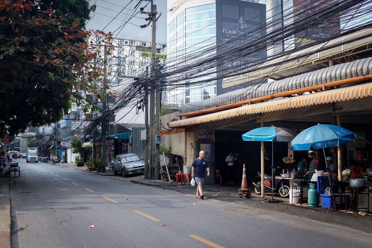 The studio is located on the 2nd floor of this building.