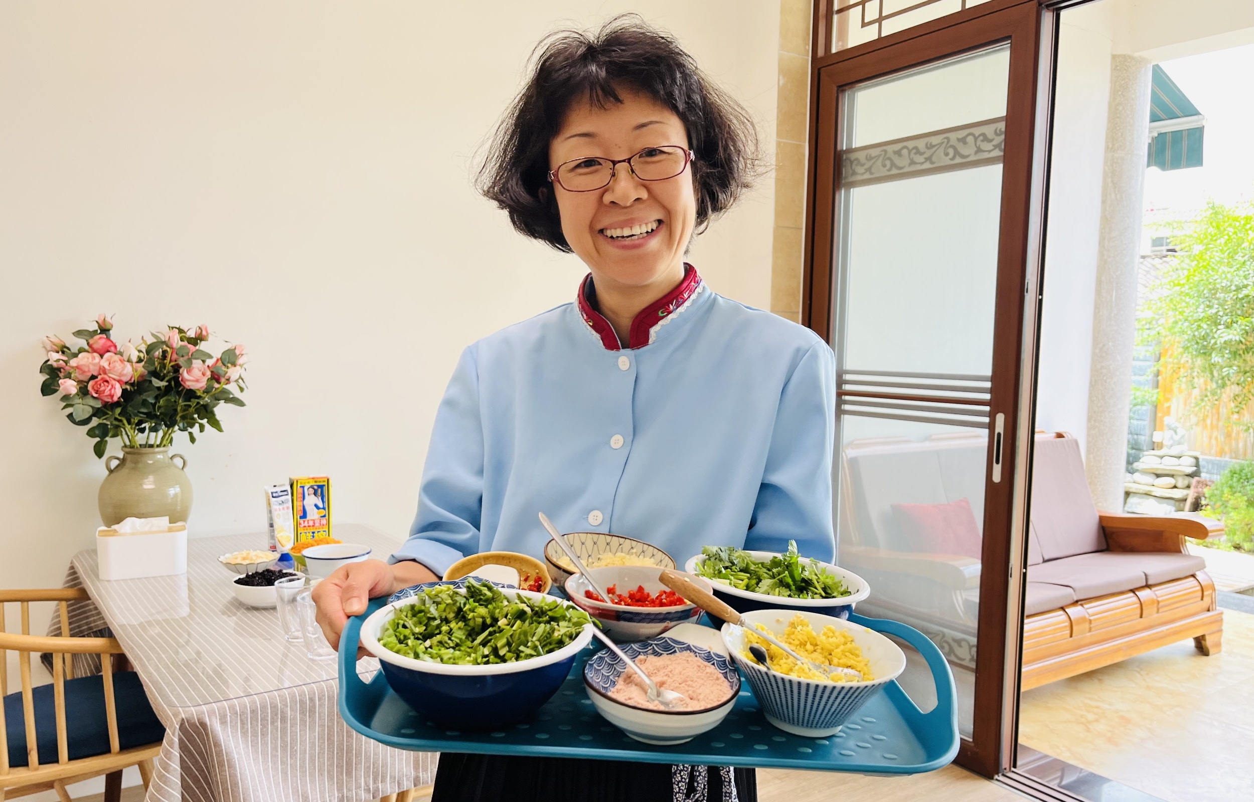 納西族東道主帶你探索少數民族市場，製作納西美食