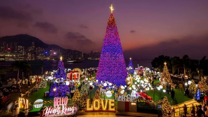 Pearl of the Orient shines on Christmas Eve flight