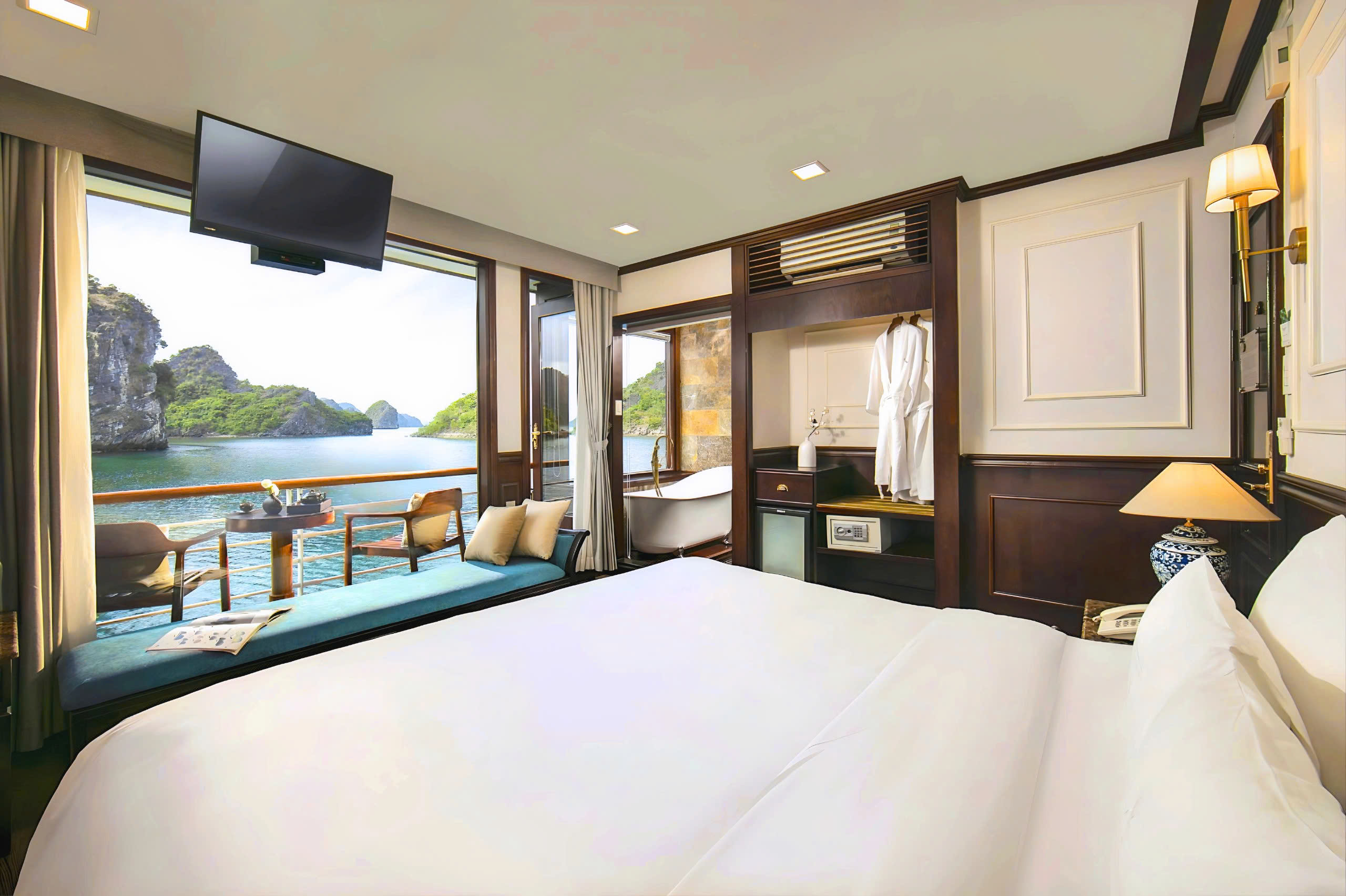 Amanda Luxury 2D1N Cruise: Ha Long Bay & Lan Ha Bay Tour