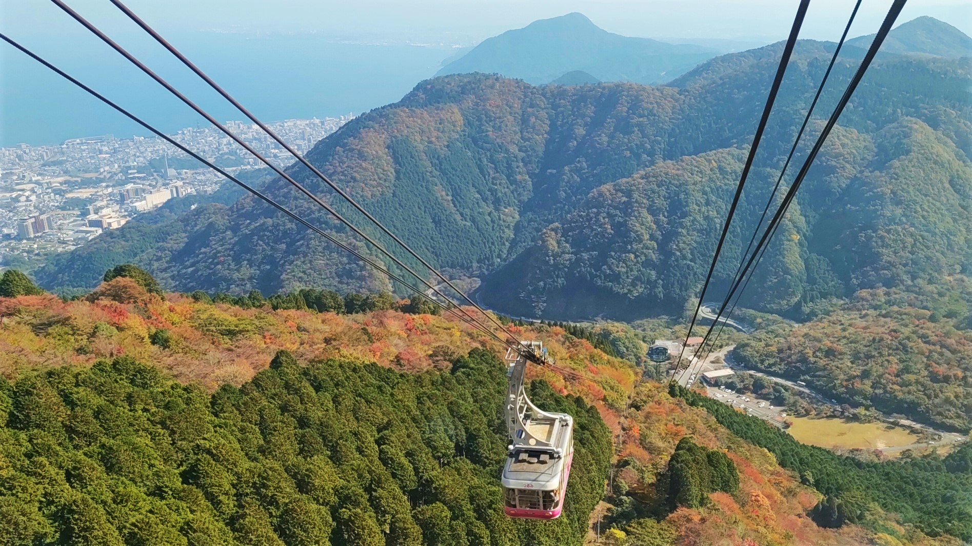 Beppu Ropeway
Ride the Beppu Ropeway to the top of Mt. Tsurumi and enjoy panoramic views of Oita and the surrounding mountains.