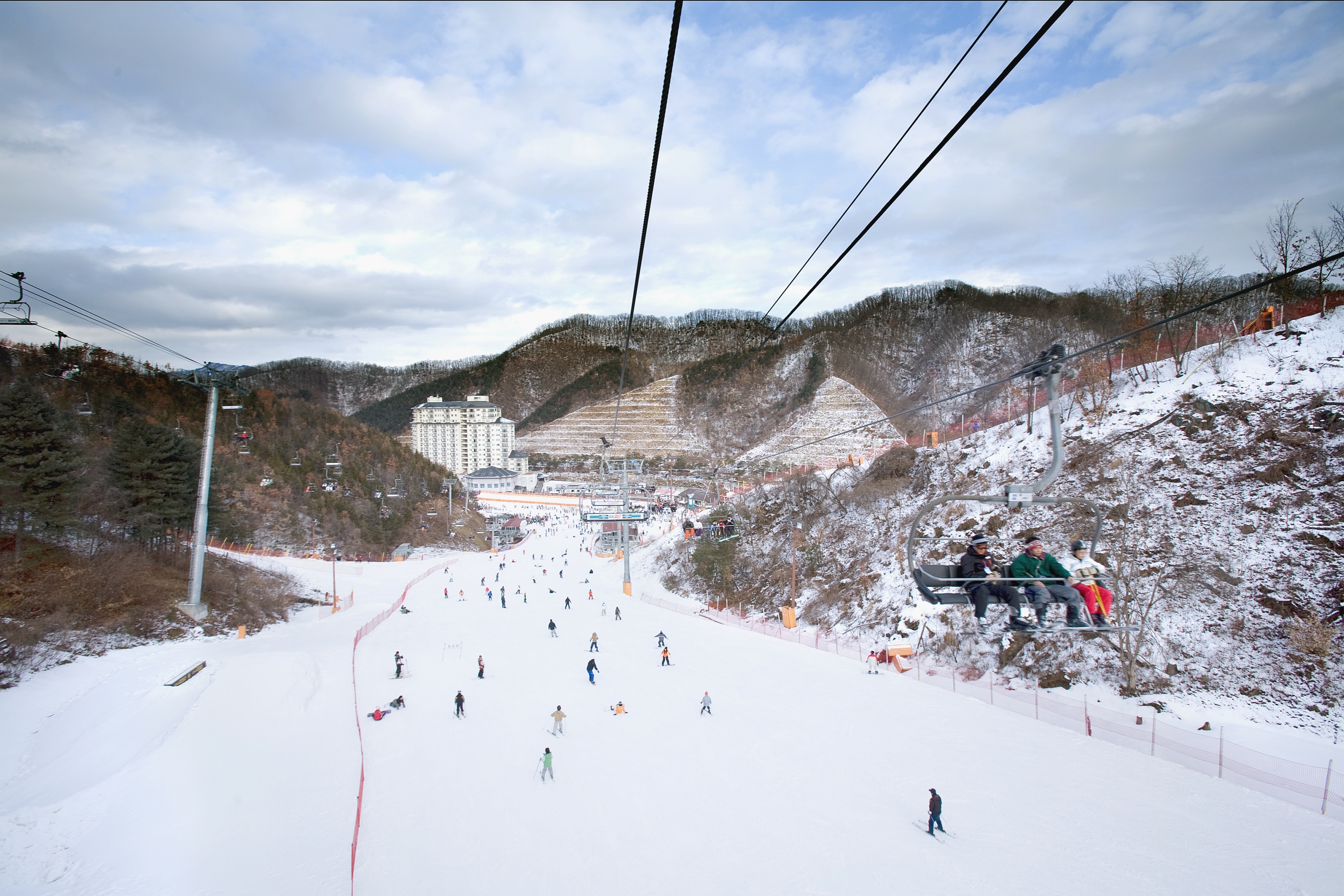 Elysian Ski Day Tour from Seoul