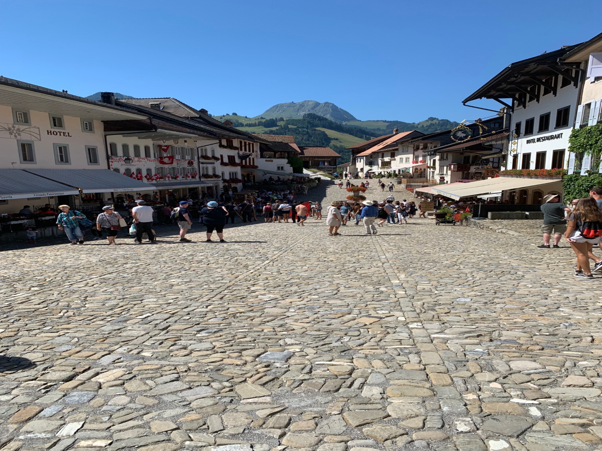 格魯耶爾之旅（含巧克力＆起司品嚐）- 巴塞爾／伯恩出發