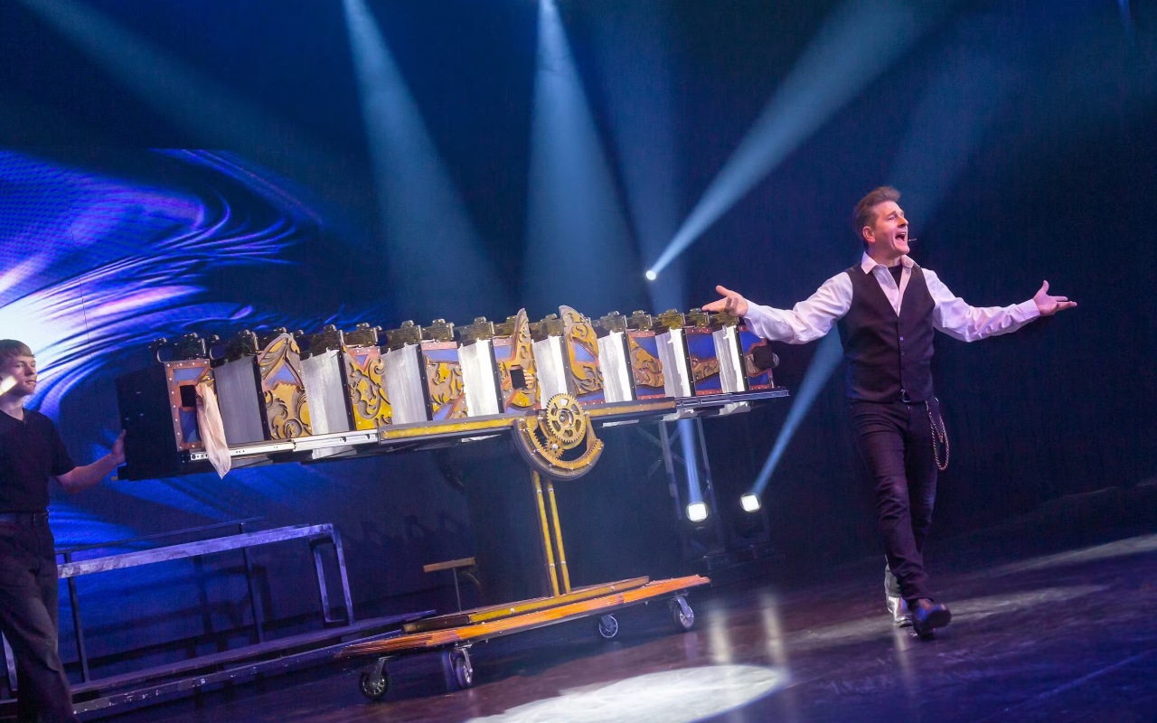 親眼見證不可能的奇蹟，一場真正引人入勝的魔幻之夜