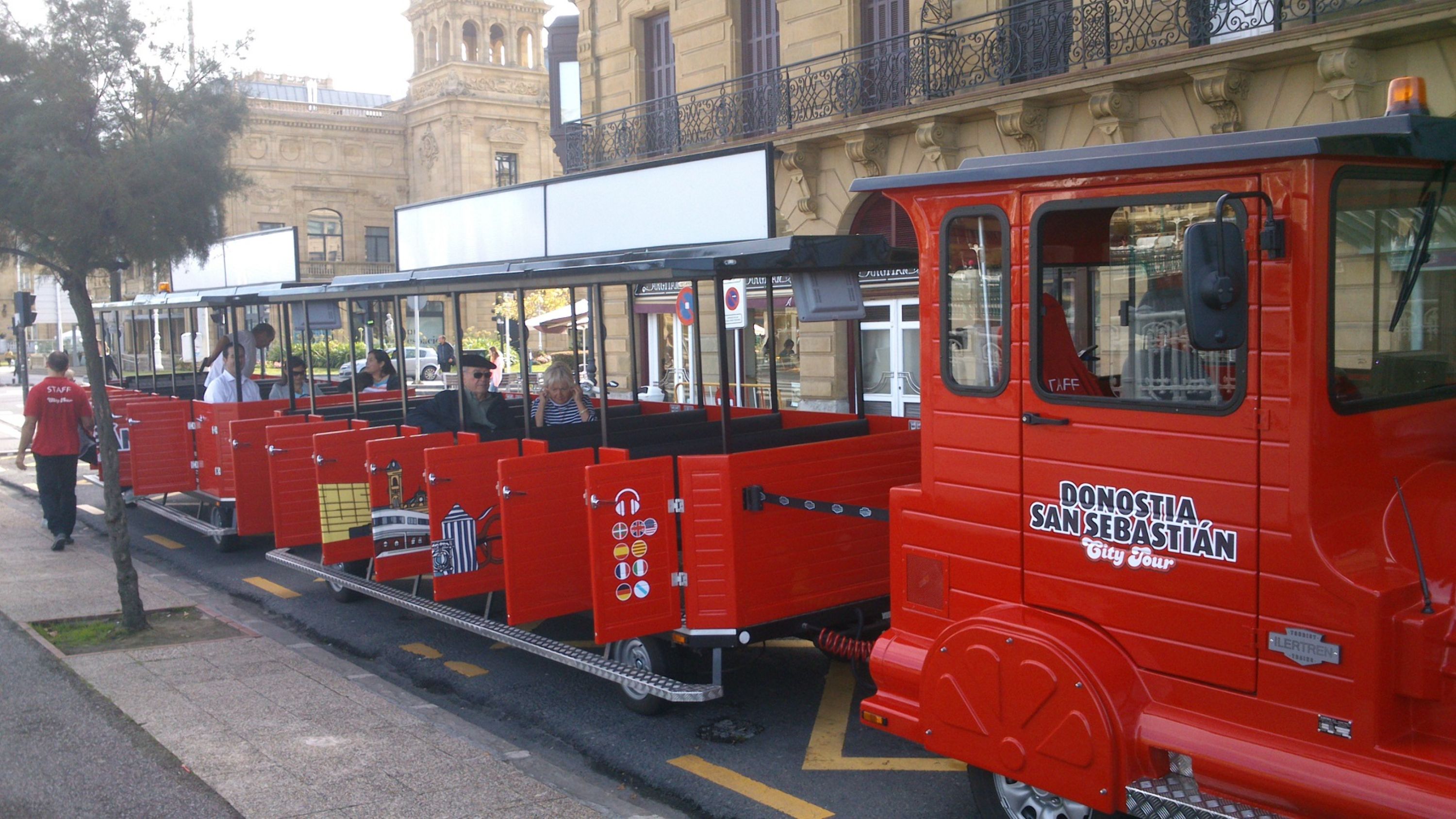 聖塞瓦斯蒂安隨上隨下城市觀光火車 (San Sebastian hop-on hop-off city tour train)