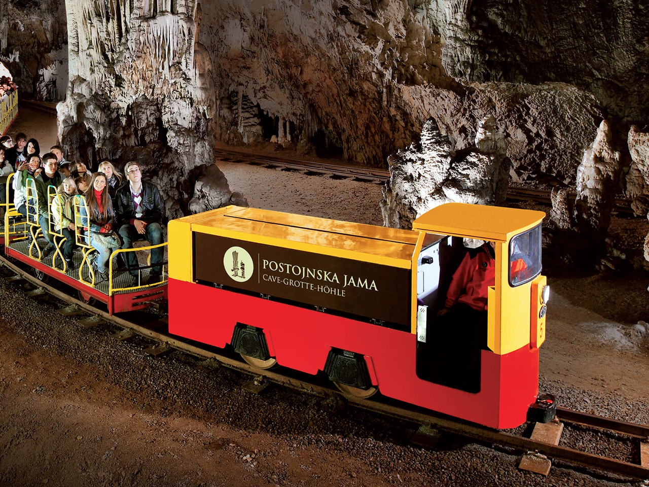 Tour to Postojna Cave and Predjama Castle from Ljubljana