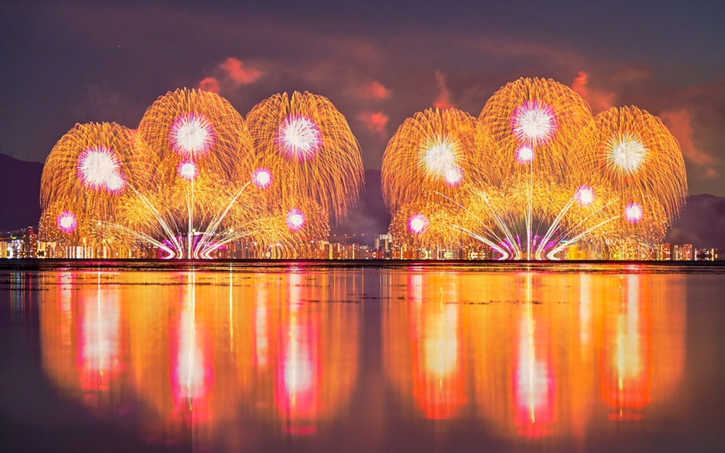 9-person exclusive small group | Atami Fireworks Festival small group day trip - Hakone & Mt. Omuro & Kamakura routes available (Hotel pick-up and drop-off optional)