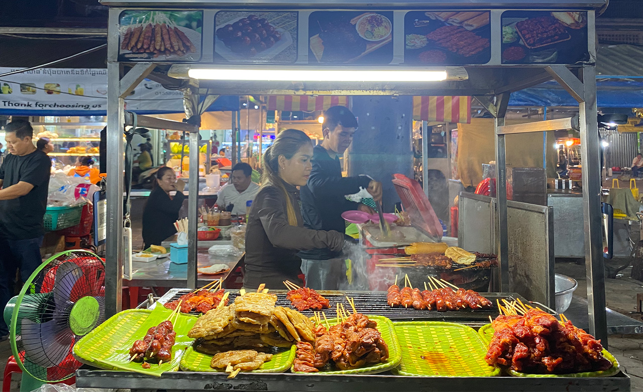 金邊夜間美食家 Vespa 之旅