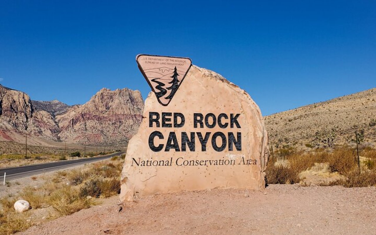 Red Rock Canyon sightseeing tour from Las Vegas