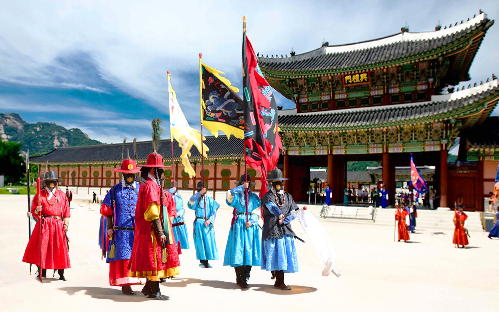 Seoul Day Tour: Gyeongbokgung, Bukchon Hanok Village, 3 highlights