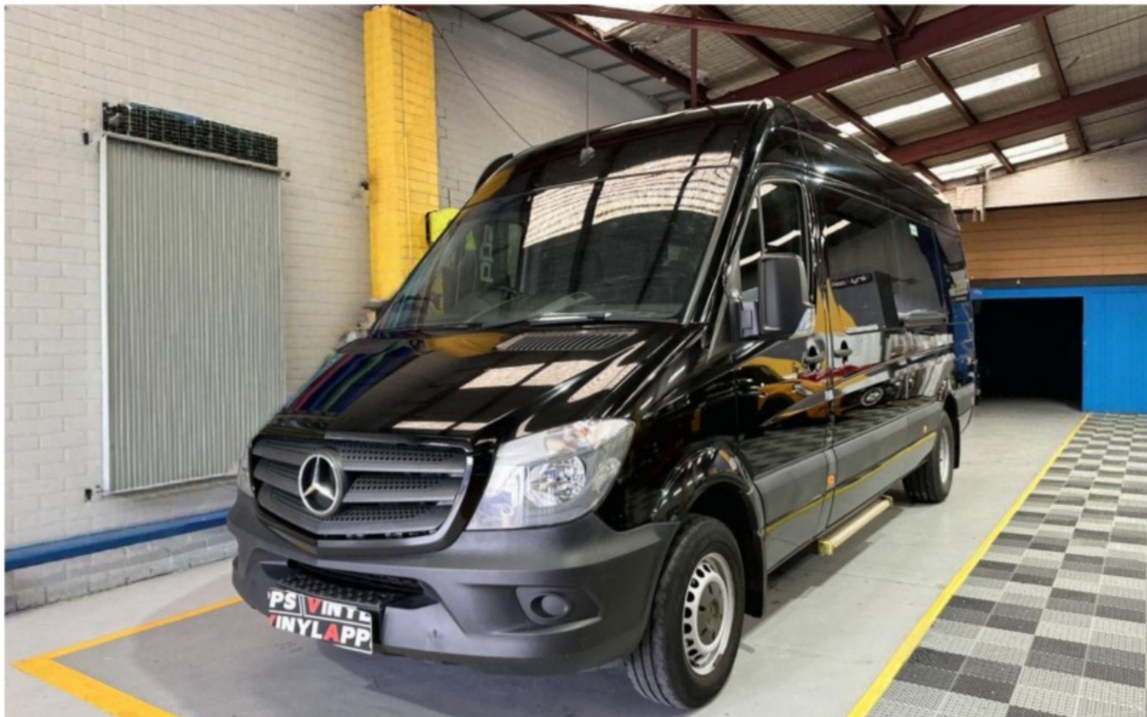 Luxurious Mercedes minibus ready for a comfortable scenic journey through Melbourne’s highlights