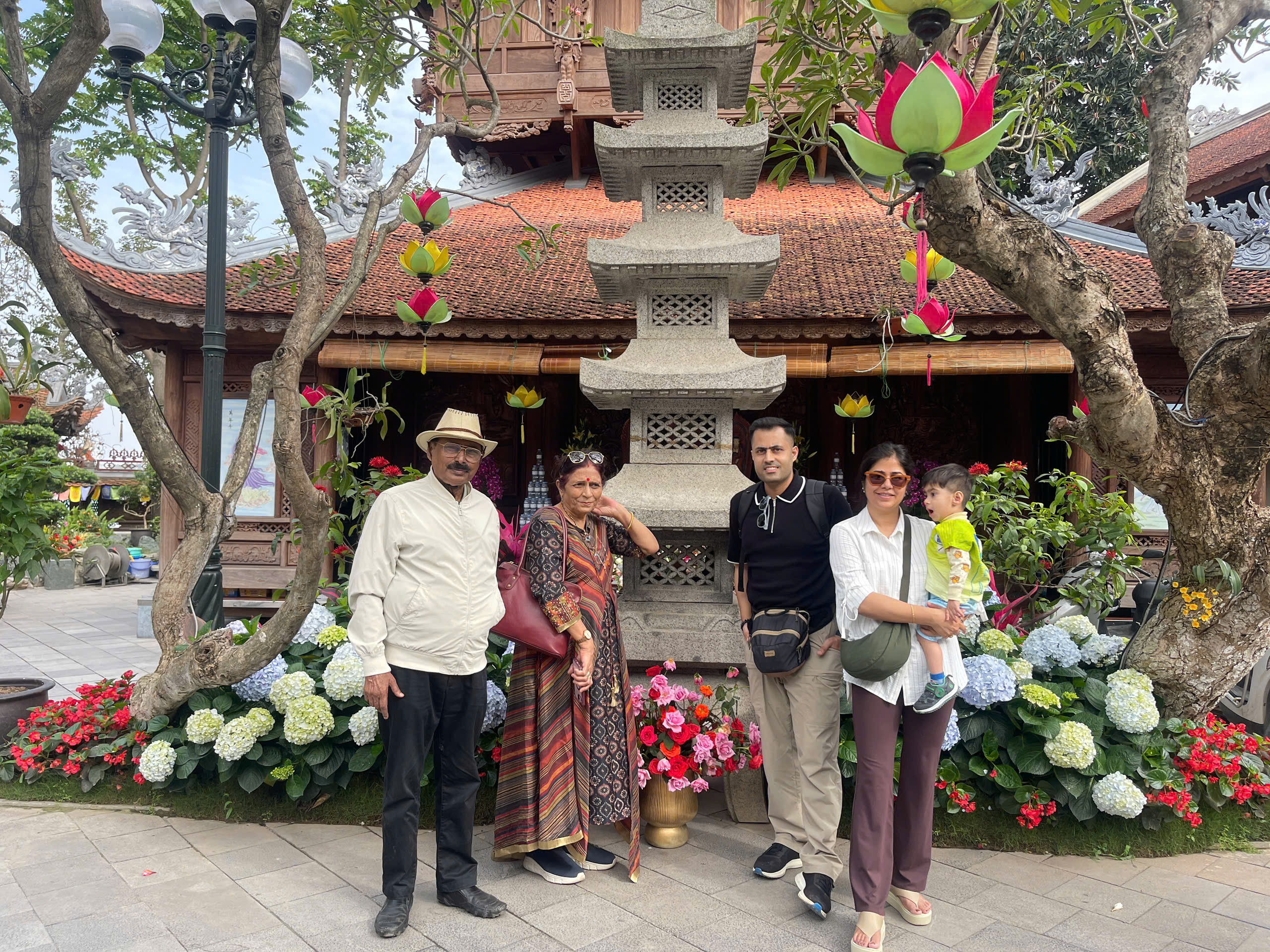 萬年古寺 (Van Nien Pagoda) 保存了許多珍貴的文物和藝術歷史。 萬年古寺 (Van Nien Pagoda) 保存了許多珍貴的文物和藝術歷史。