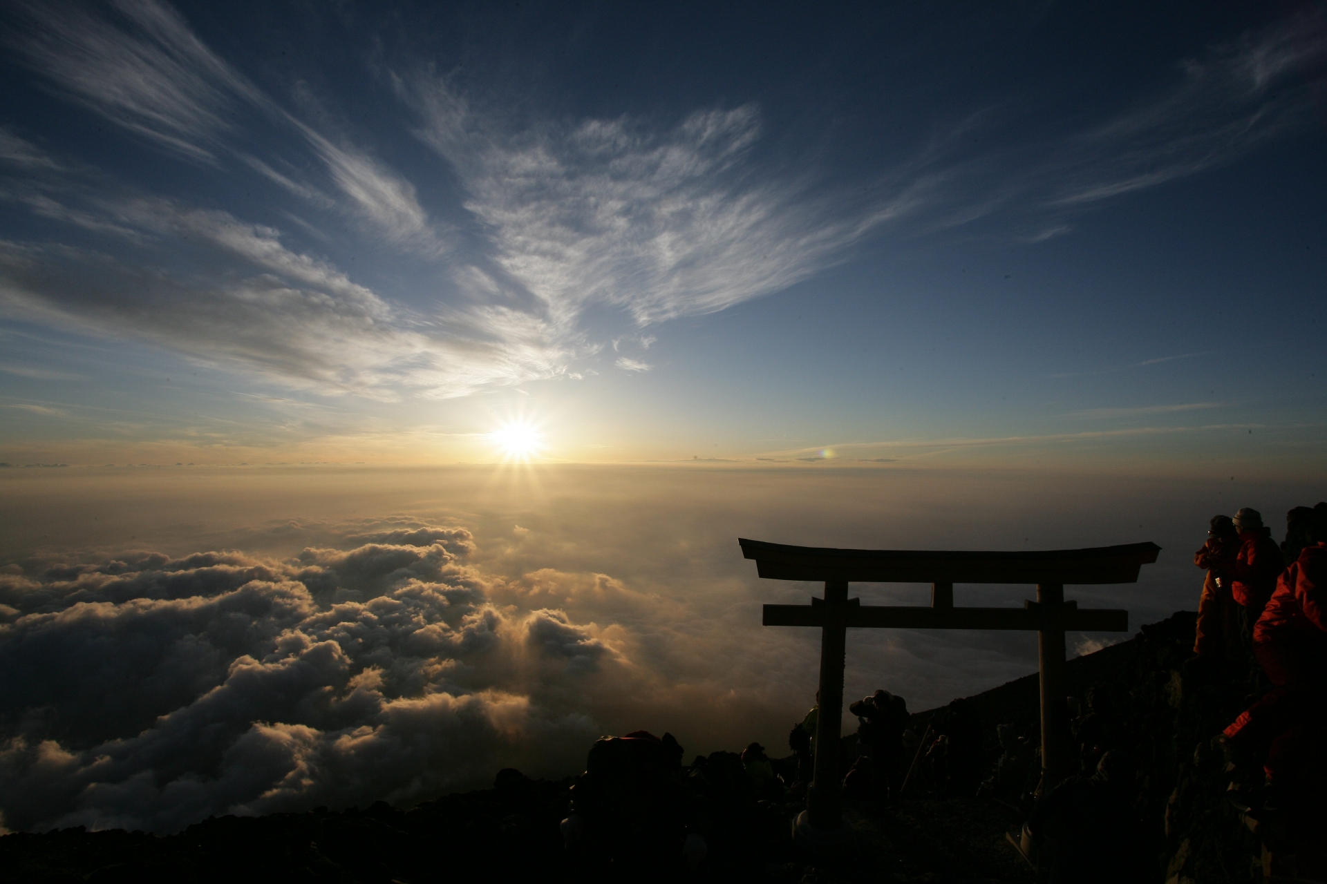 2天1夜富士山登山之旅（8合目指定方案）| 吉田路線巴士之旅 | 新宿出發 | 英文登山嚮導
