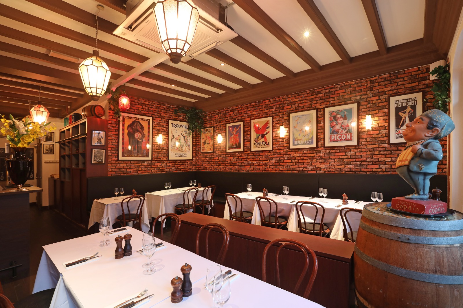 Les Bouchons French Bistro and Steakhouse in Singapore