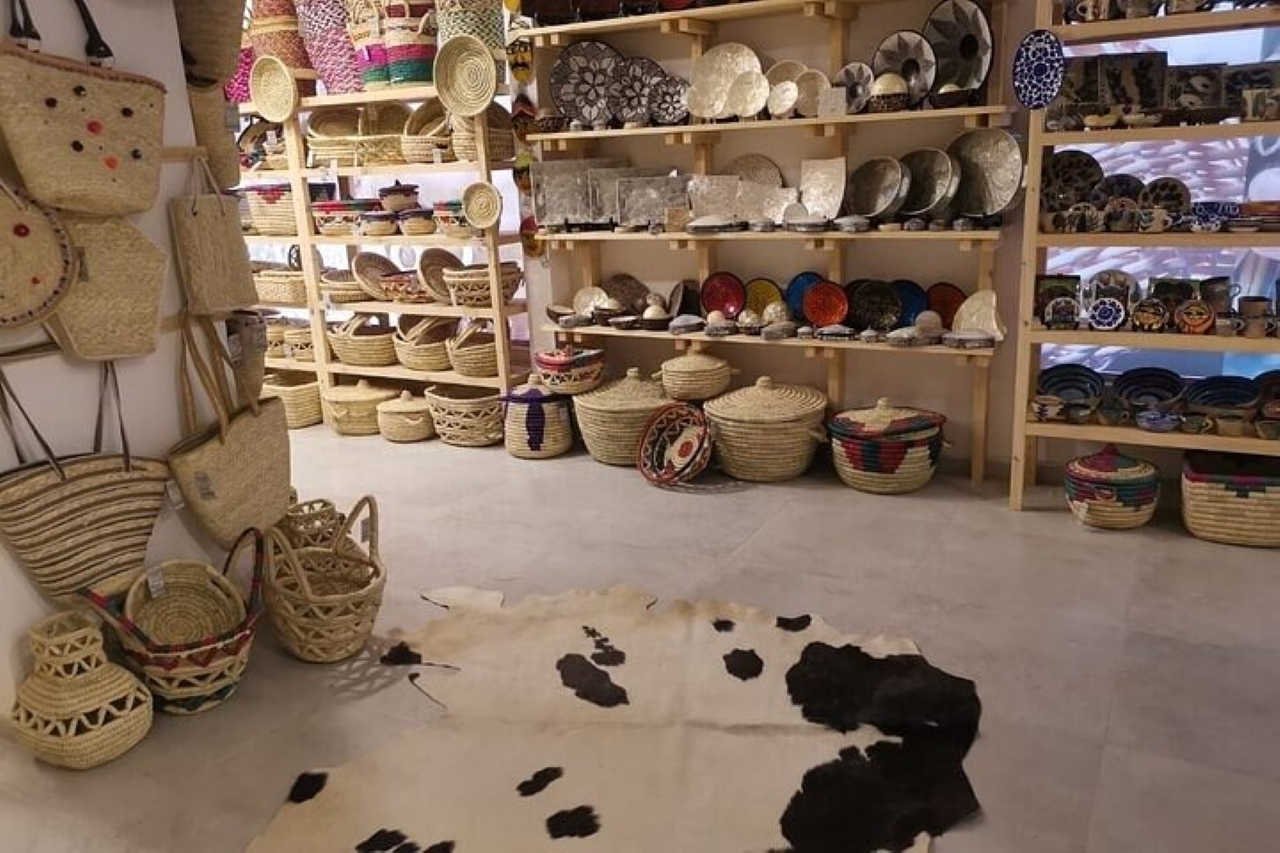 Hurghada City Tour and Handicrafts Shop With transfer - Hurghada