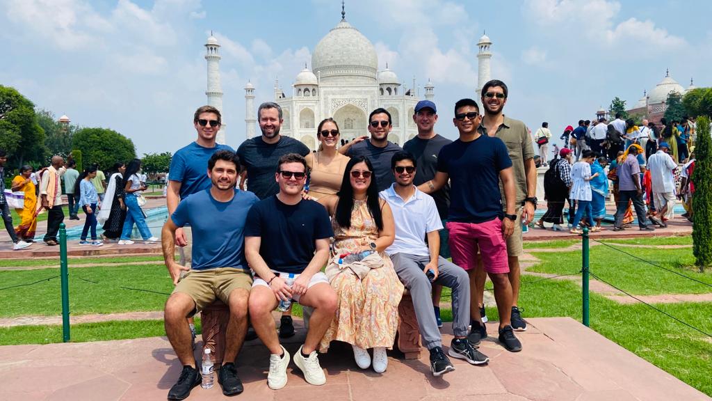 From Delhi: Private Day Trip to Agra by Gatiman Express Train
