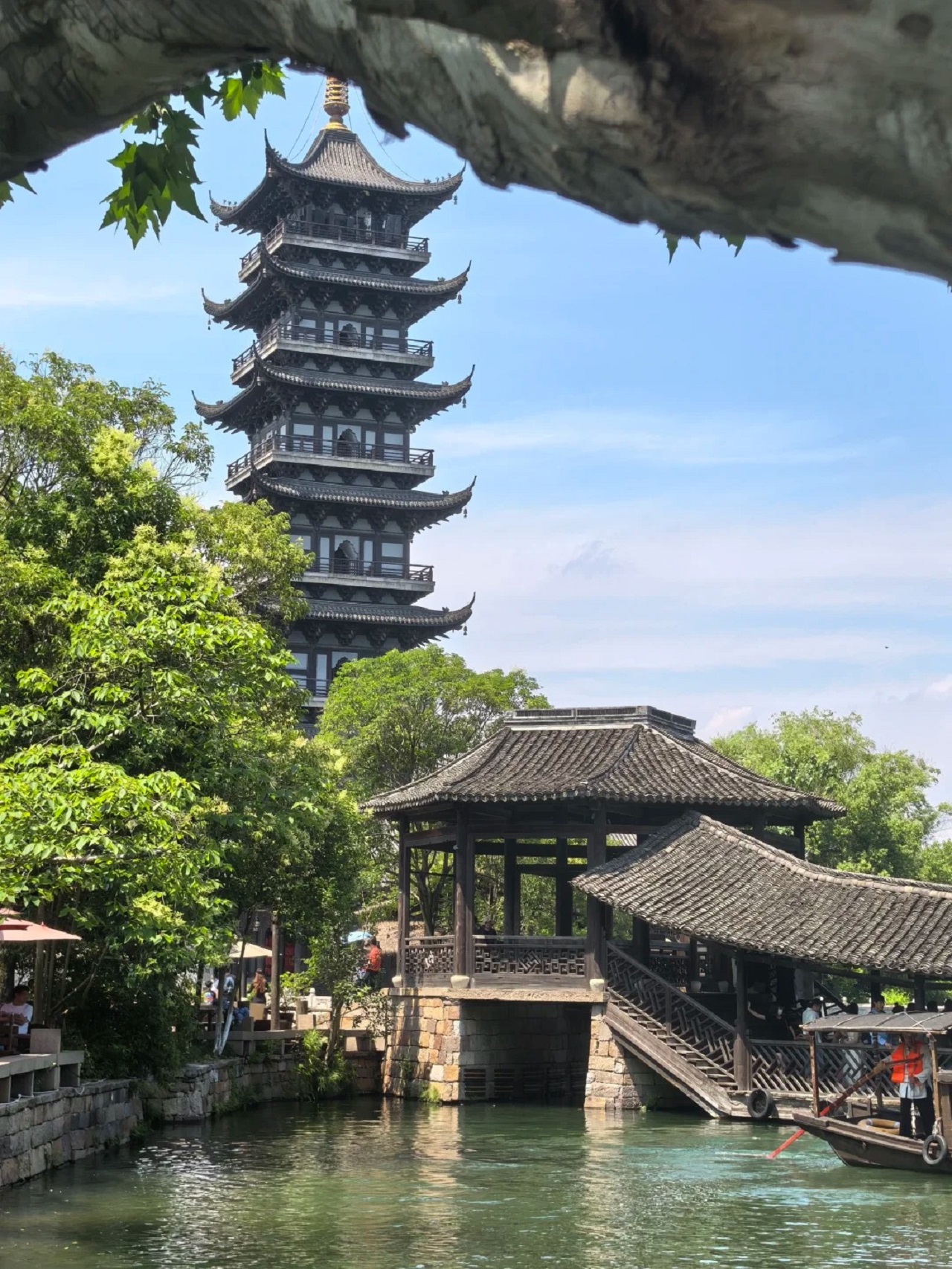 【上海往返】嘉興烏鎮高奢私家團1日遊•遊覽東柵西柵獨特魅力景色+遠離城市喧囂體驗江南水鄉心靈之旅+專業導遊講解中國烏鎮歷史文化
