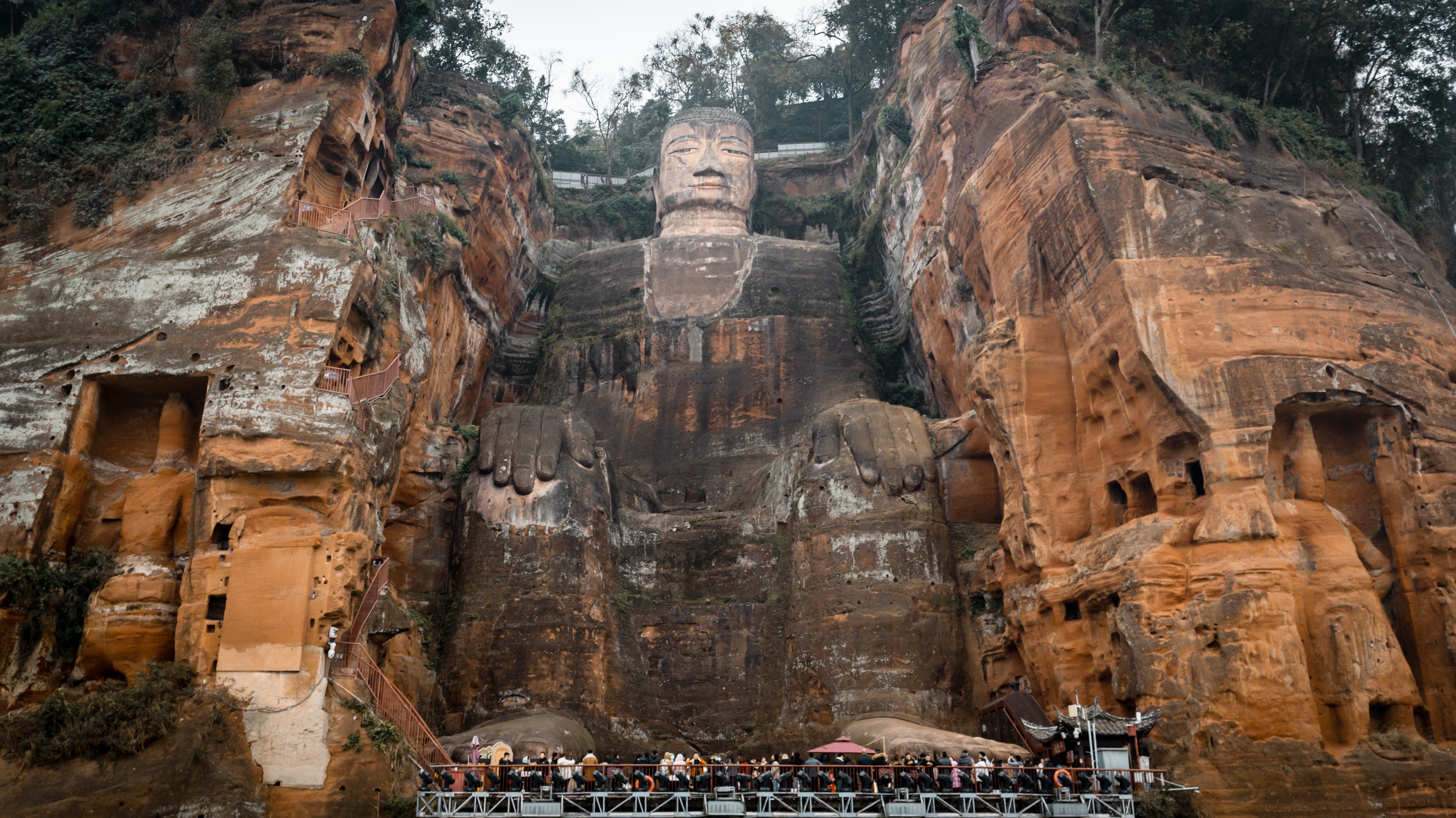 Chengdu Panda Base + Sanxingdui Museum/Dujiangyan/Leshan Giant Buddha One-Day Chartered Tour