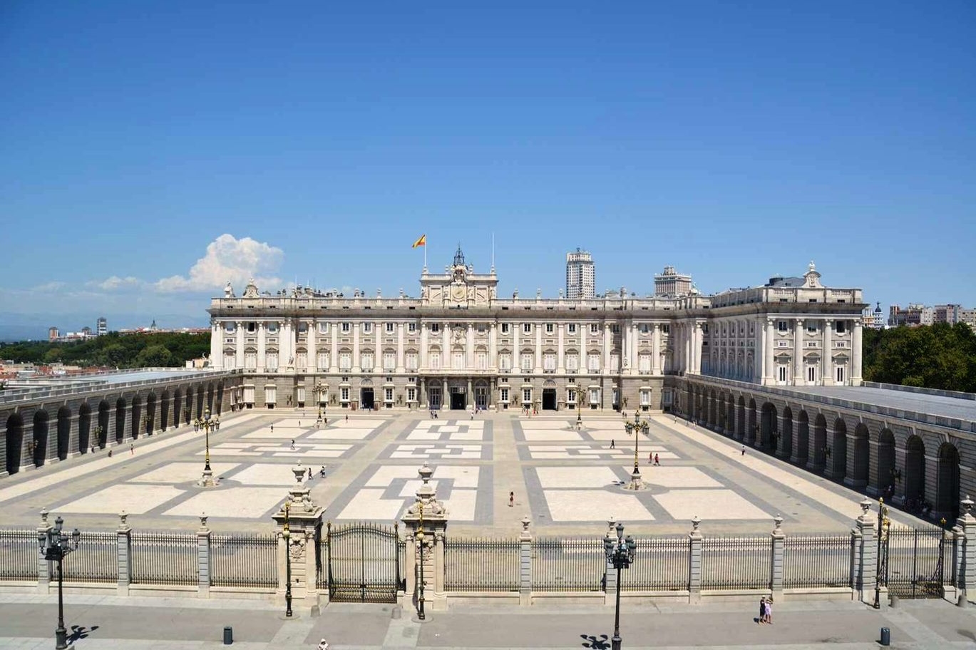 Madrid Walking Tour with the Royal Palace Skip the Line Ticket