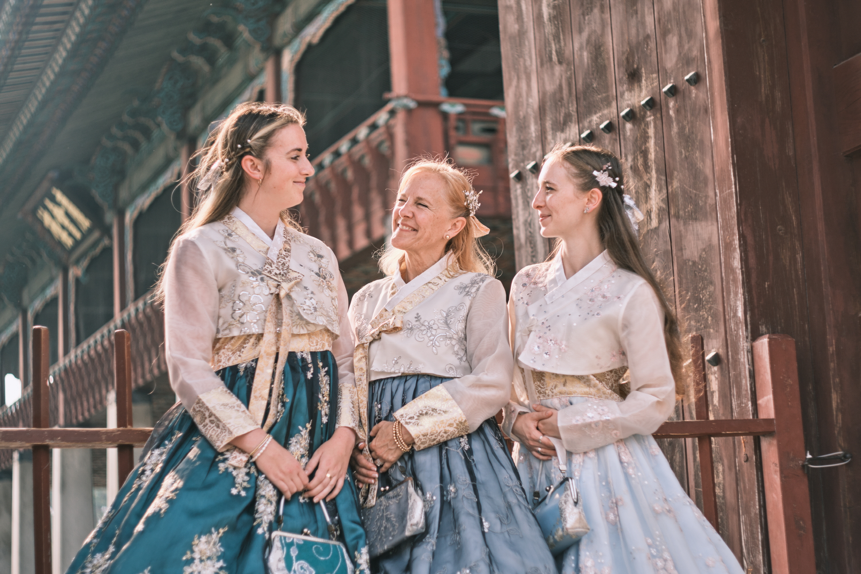 景福宮韓服體驗與歷史之旅 (Hanbok Photoshoot and History Tour at Gyeongbokgung Palace)
