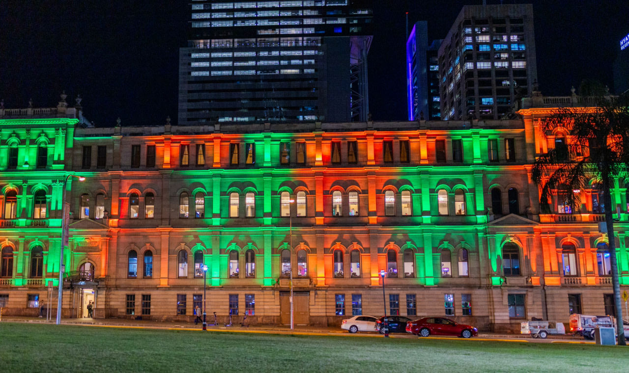 夜幕降臨後，漫步在布里斯本的城市街道，探索那些惡名昭彰的犯罪現場。