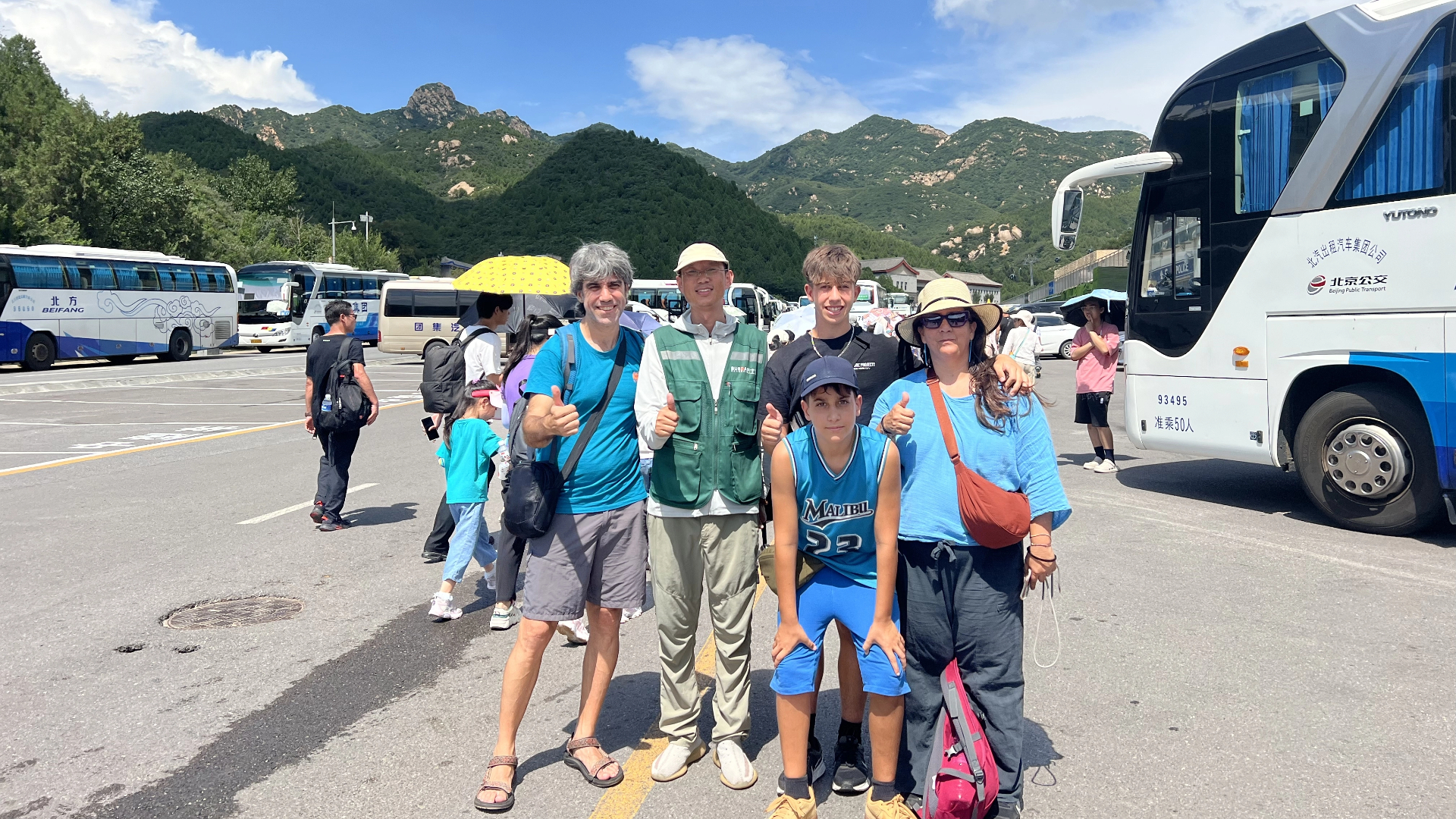 八達嶺景區是全國文明風景旅遊區示範點，以其雄偉的景觀、完善的設施和深厚的文化歷史內涵而著稱於世，經多次整修，可供遊覽地段達3741米，其中南段1176米、北段2565米，共有敵臺16座。