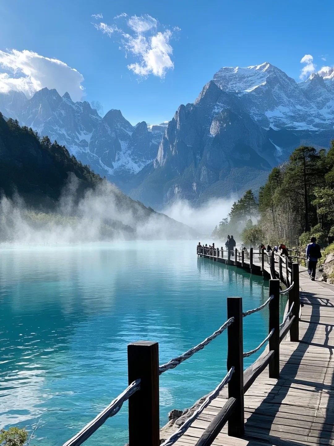 【Blue Moon Valley】The eternal ice and snow from the snow-capped mountains melted and flowed down the cliffs, constantly gathering into mountain streams and creeks, and finally formed a crystal clear and sweet river in the Blue Moon Valley. On sunny days, 