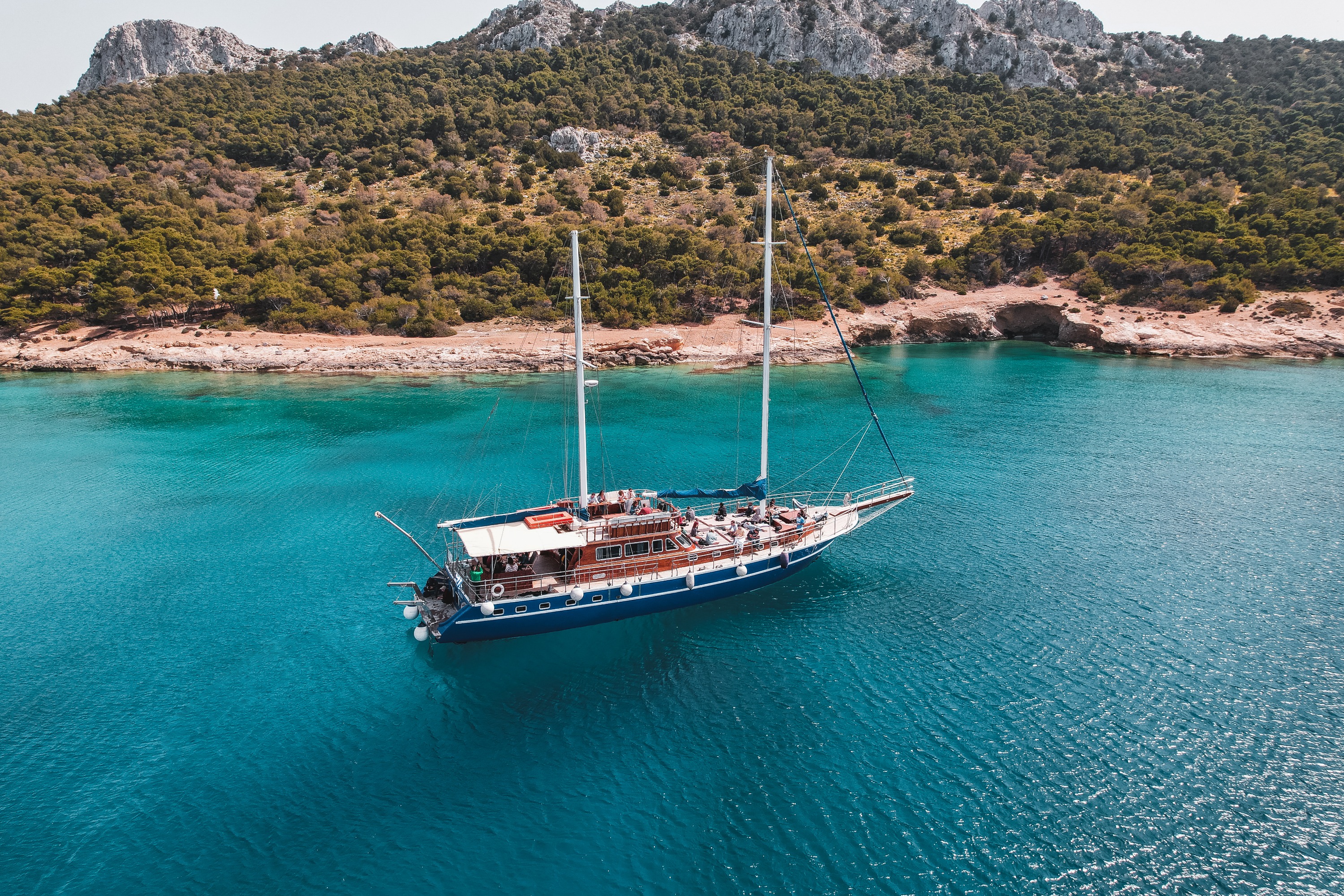 Experience a day cruise from Athens to Agistri, Moni, and Aegina!