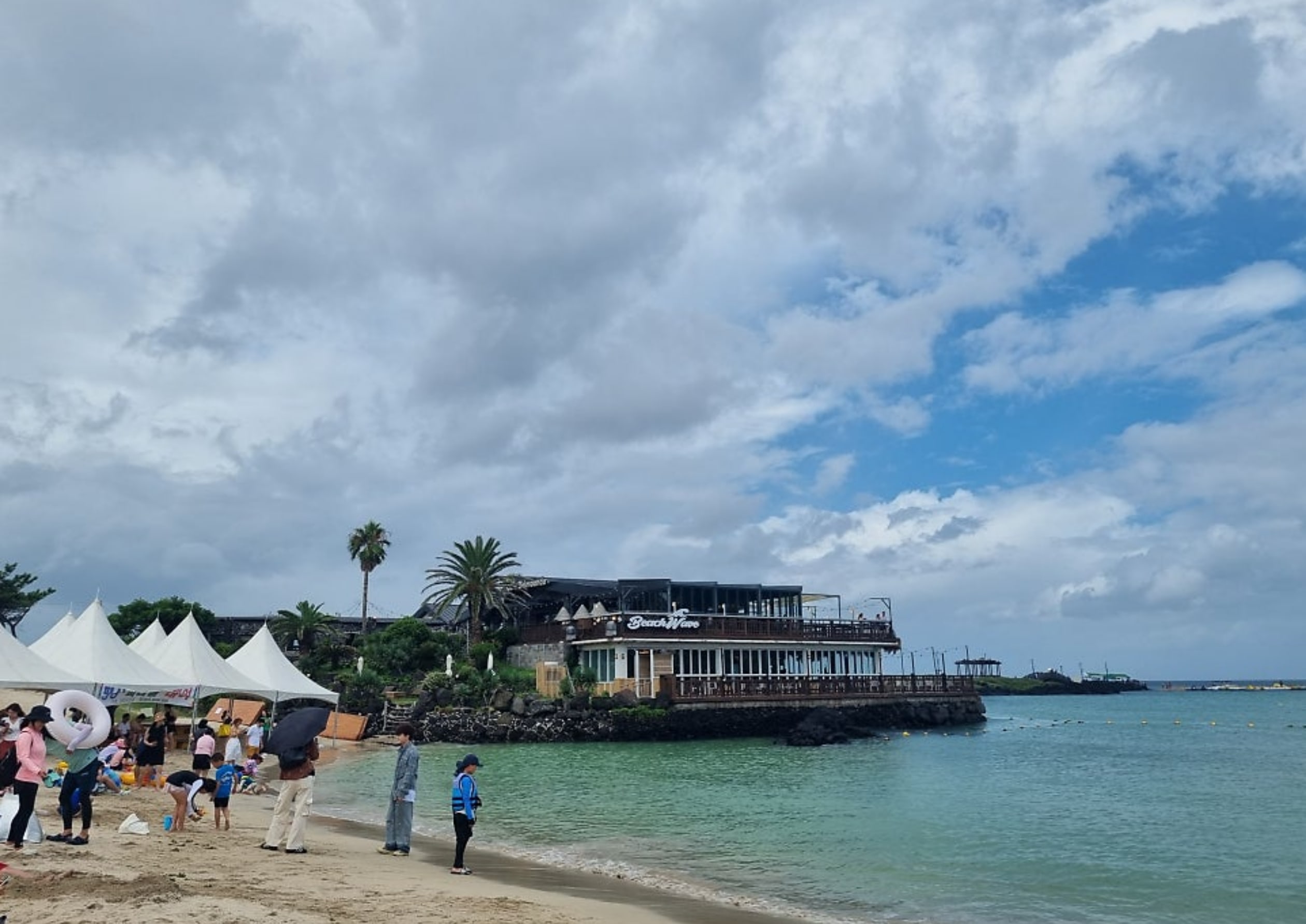 咸德海水浴場 (Hamdeok beach)