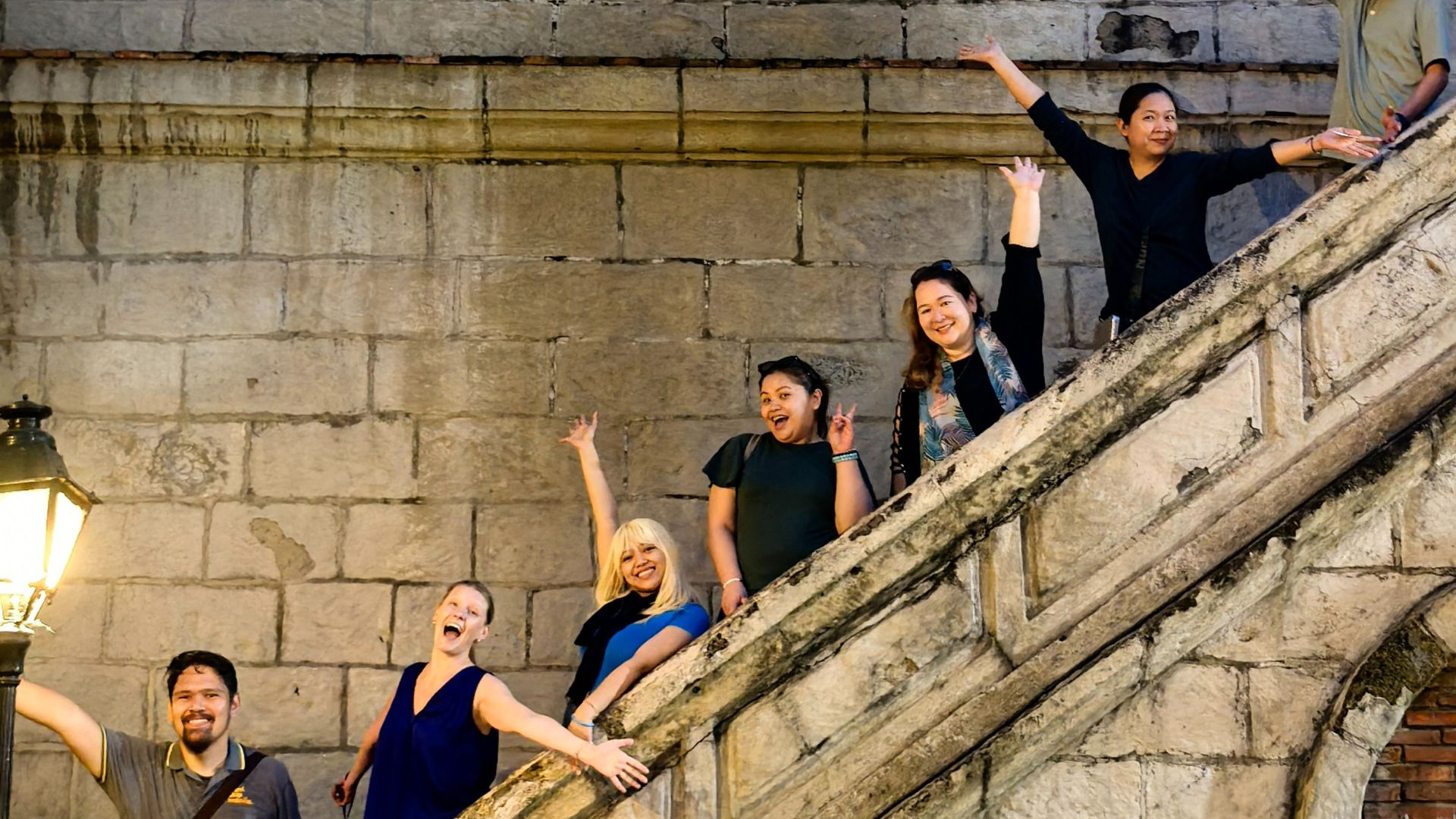 當故事跨越文化將我們連結，對話便能輕鬆展開。