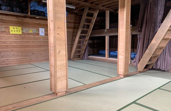 富士山登山二日遊 包含河口湖或山中湖溫泉體驗&山間小屋住宿和晚餐 (中文或英文導遊  東京出發)