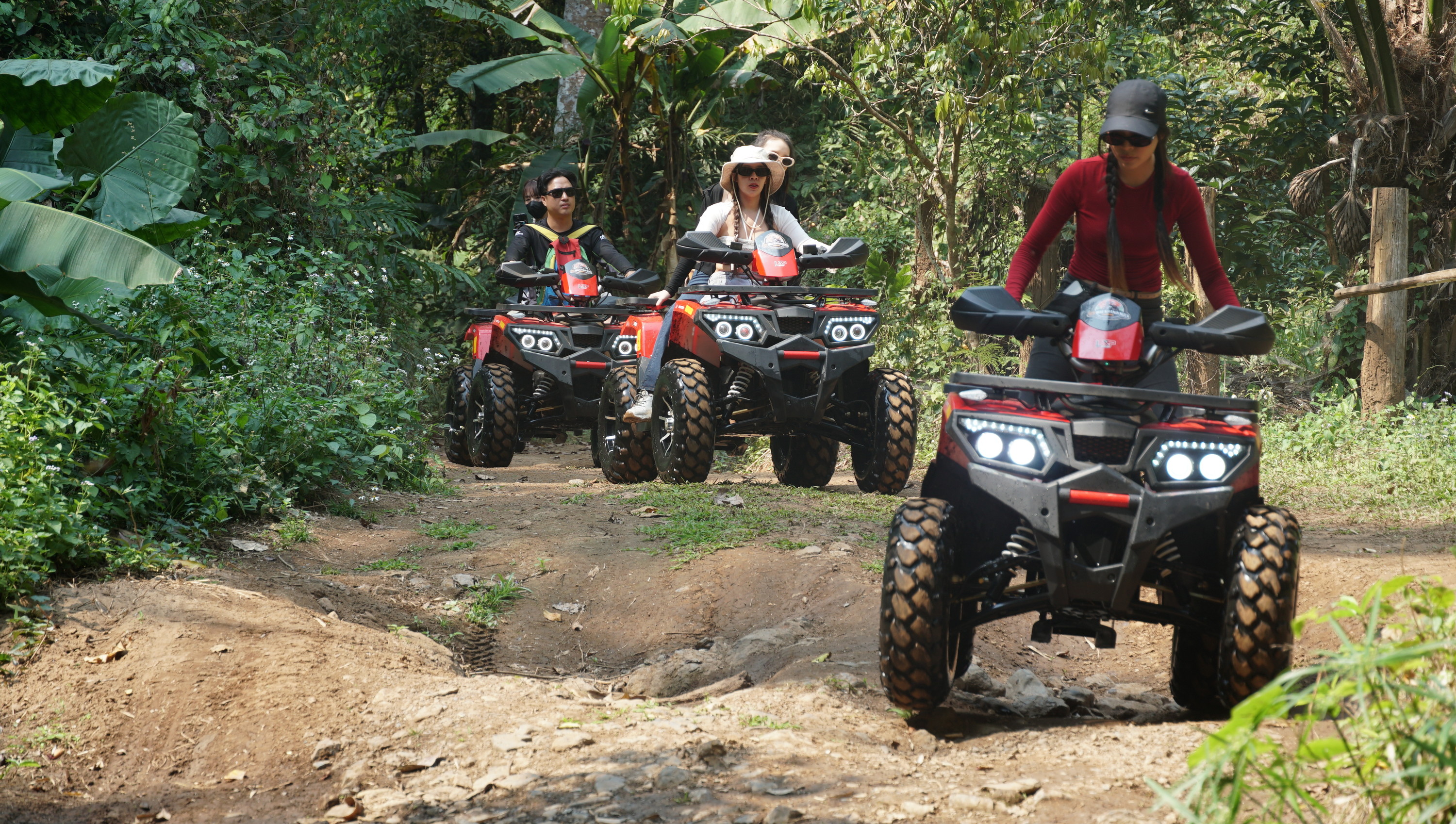 Chiang Maida Mae Khanin Nuea 100 Daryo Yo'nalishi bo'ylab ATV safari