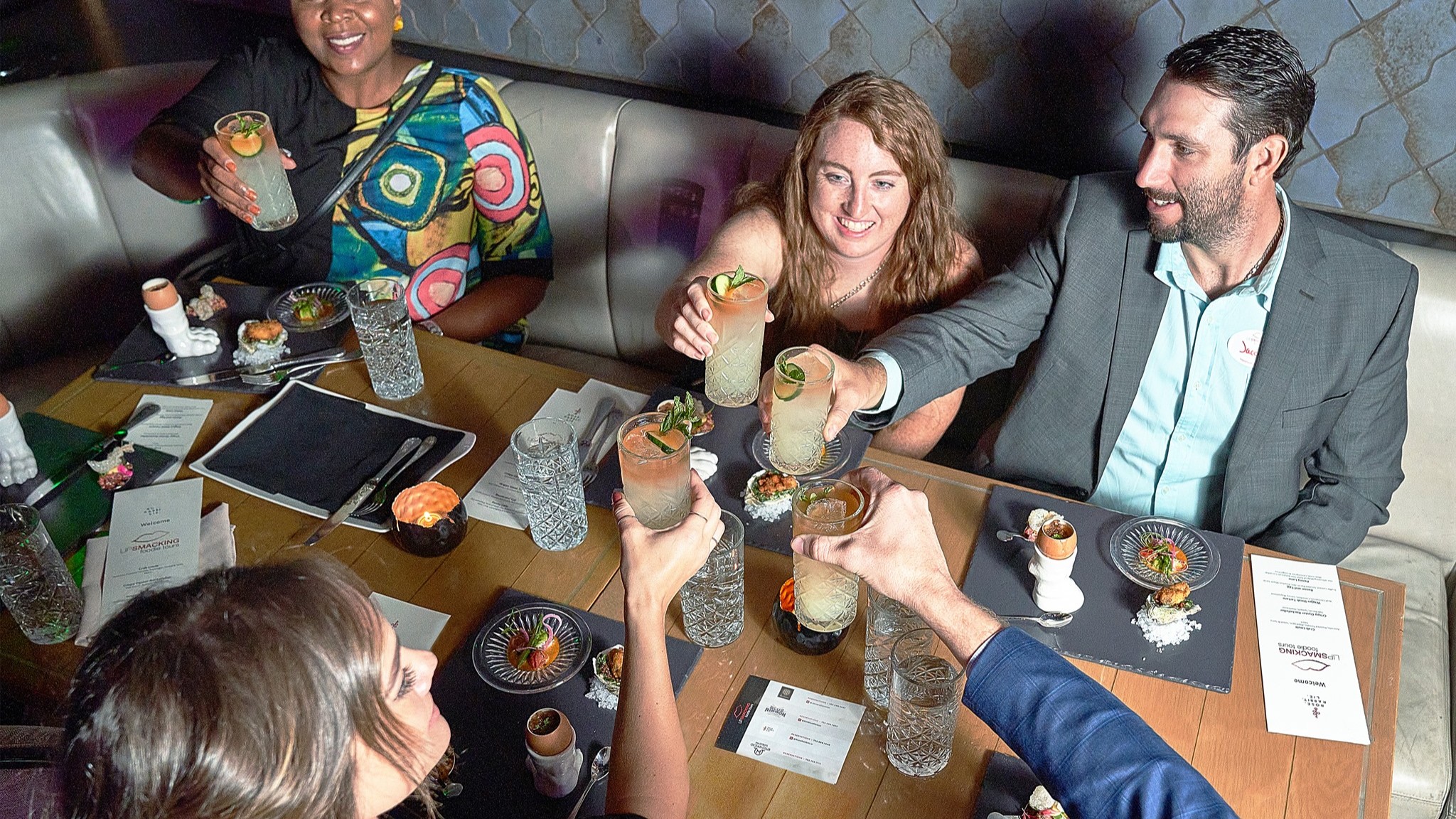 在賭城大道盡享難忘的精緻晚宴與璀璨夜生活！