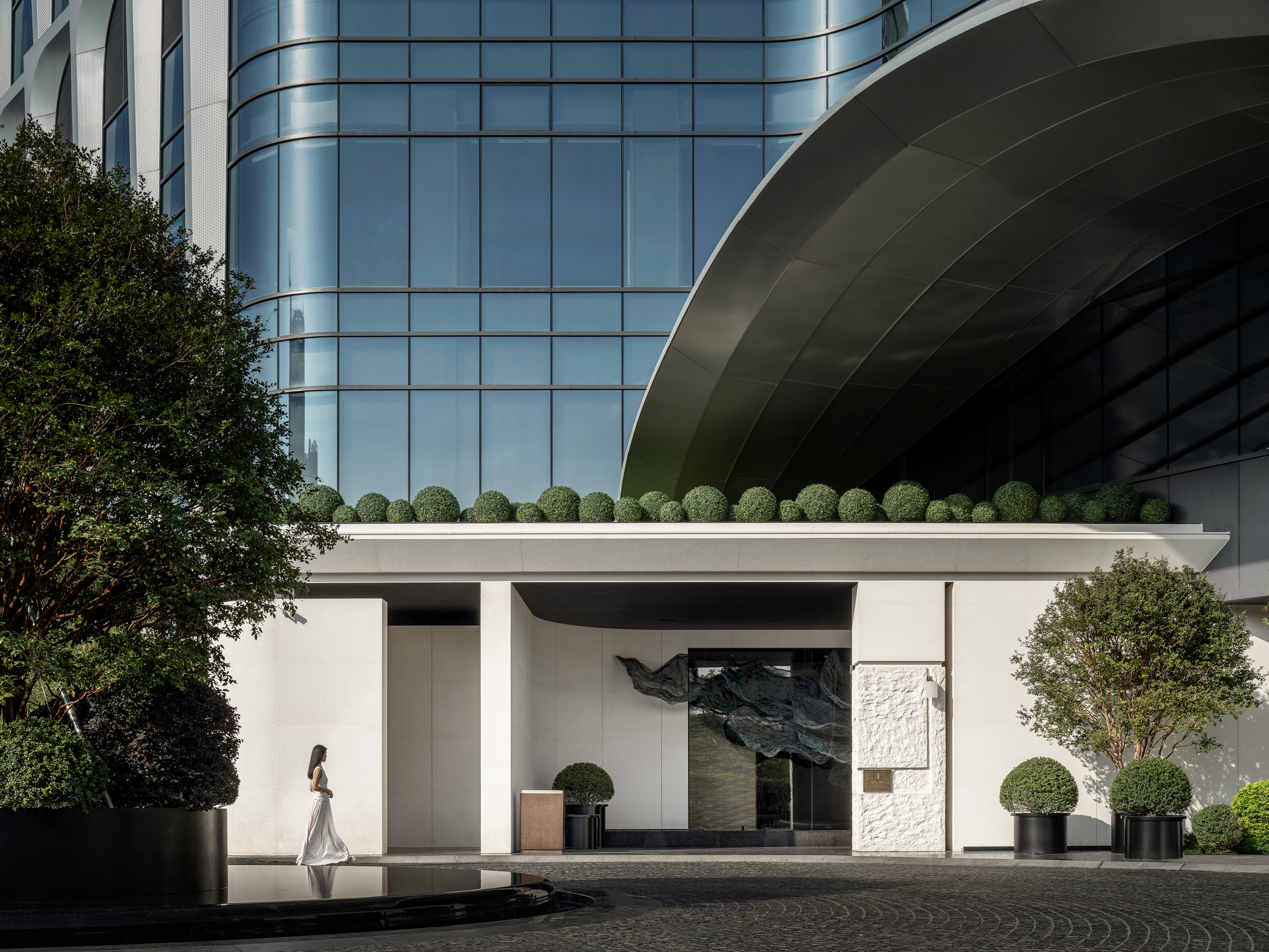 [More Savings as You Book] HUALUXE Shenzhen Bao'an Hotel Stay Package | IHG Hotels & Resorts | Near ICE WORLD and SNOW WORLD of Sunac Snow Park